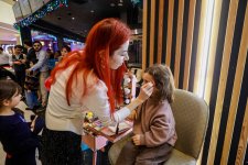 Новогодний фестиваль в Баку - бродячий цирк, жуткие существа… (ВИДЕО, ФОТО)