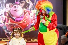 Новогодний фестиваль в Баку - бродячий цирк, жуткие существа… (ВИДЕО, ФОТО)