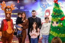 Новогодний фестиваль в Баку - бродячий цирк, жуткие существа… (ВИДЕО, ФОТО)