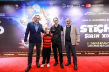 Новогодний фестиваль в Баку - бродячий цирк, жуткие существа… (ВИДЕО, ФОТО)