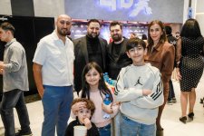 Новогодний фестиваль в Баку - бродячий цирк, жуткие существа… (ВИДЕО, ФОТО)