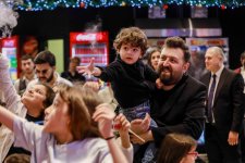 Новогодний фестиваль в Баку - бродячий цирк, жуткие существа… (ВИДЕО, ФОТО)