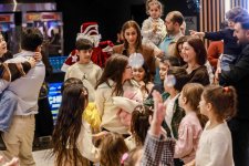 Новогодний фестиваль в Баку - бродячий цирк, жуткие существа… (ВИДЕО, ФОТО)