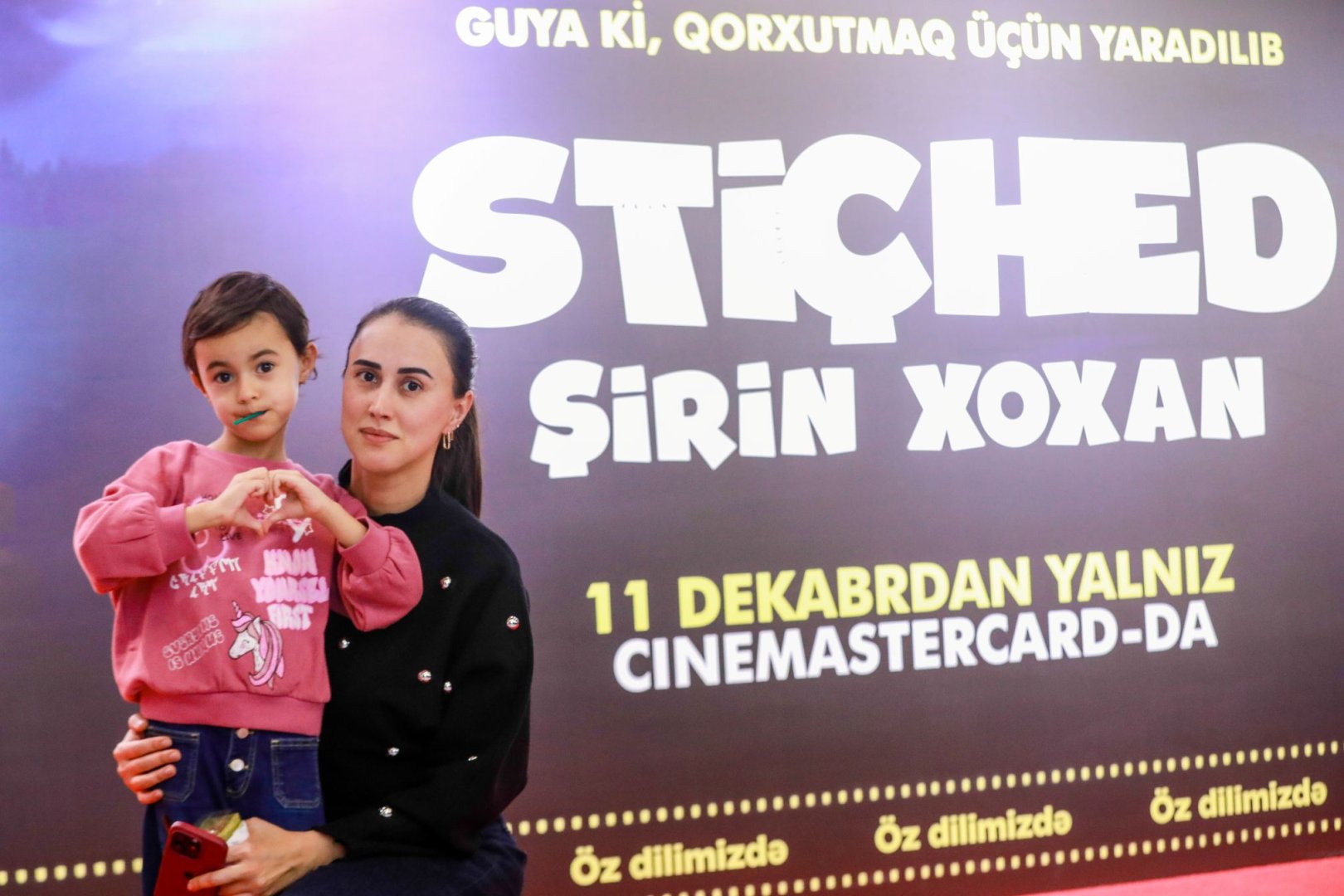 Новогодний фестиваль в Баку - бродячий цирк, жуткие существа… (ВИДЕО, ФОТО)