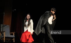 В Азербайджанском русском драмтеатре прошли первые гастроли Жетысайского драмтеатра со спектаклем "Мой друг" (ФОТО)