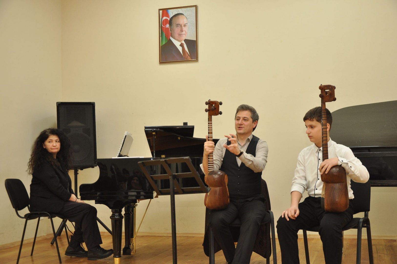 В Мингячевире прошли мастер-классы по специальностям тар и фортепиано (ФОТО)