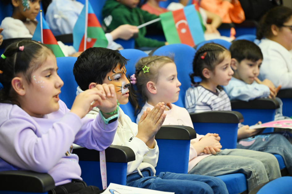 Лейла Алиева приняла участие в мероприятии, посвященном 10-летию социальной программы ASAN Məktub (ФОТО)