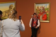 Альпаки перуанской художницы Сол Алехо в Центре Гейдара Алиева в Баку (ФОТО/ВИДЕО)