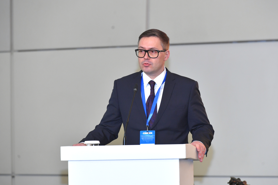 В Баку проходит Международный научно-практический конгресс, посвященный 90-летию Института усовершенствования врачей (ФОТО)