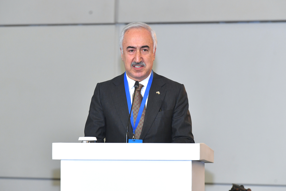 В Баку проходит Международный научно-практический конгресс, посвященный 90-летию Института усовершенствования врачей (ФОТО)