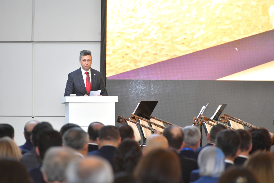 В Баку проходит Международный научно-практический конгресс, посвященный 90-летию Института усовершенствования врачей (ФОТО)