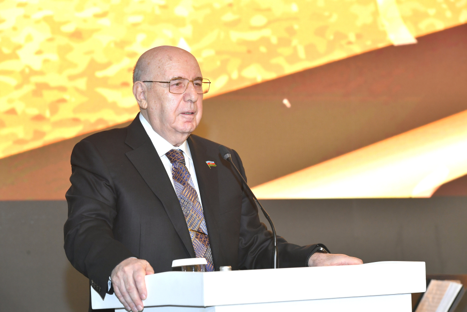 В Баку проходит Международный научно-практический конгресс, посвященный 90-летию Института усовершенствования врачей (ФОТО)