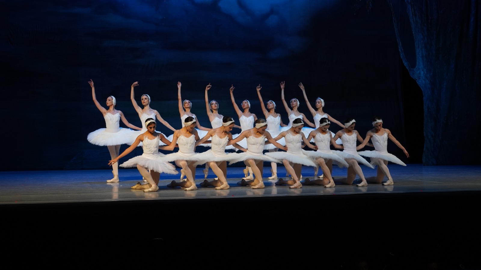 Когда лебеди танцуют – вихрь магии в Баку с участием ведущих солистов Мариинского театра (ФОТО)