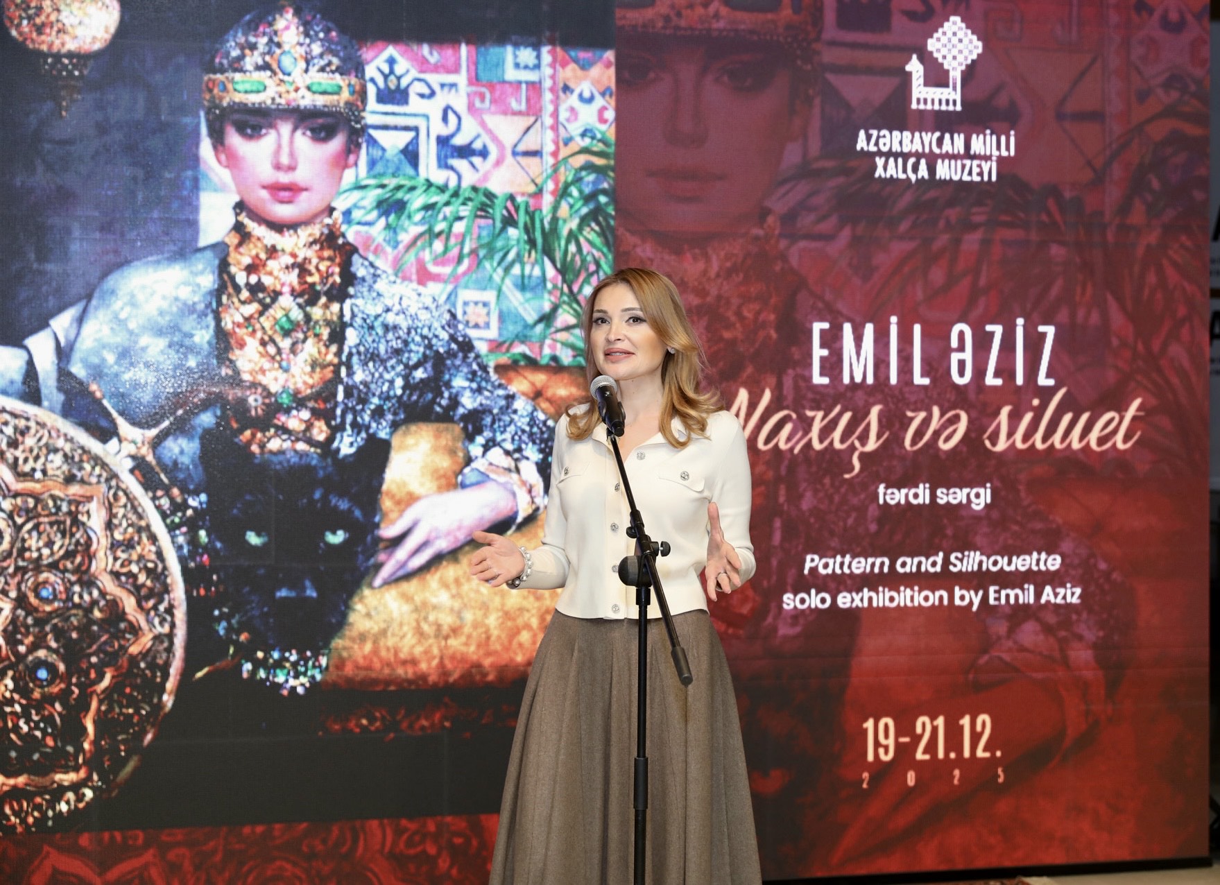 Орнамент памяти и силуэт времени: в Музее ковра открылась выставка Эмиля Азиза (ФОТО)