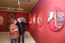 Орнамент памяти и силуэт времени: в Музее ковра открылась выставка Эмиля Азиза (ФОТО)