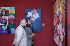 Орнамент памяти и силуэт времени: в Музее ковра открылась выставка Эмиля Азиза (ФОТО)