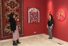 Орнамент памяти и силуэт времени: в Музее ковра открылась выставка Эмиля Азиза (ФОТО)