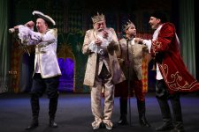 Как в Баку искали нужный размер хрустальной обуви для красивой девушки (ФОТО)