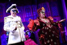 Как в Баку искали нужный размер хрустальной обуви для красивой девушки (ФОТО)