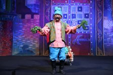 Как в Баку искали нужный размер хрустальной обуви для красивой девушки (ФОТО)