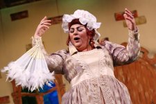 Как в Баку искали нужный размер хрустальной обуви для красивой девушки (ФОТО)