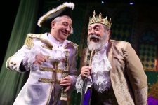 Как в Баку искали нужный размер хрустальной обуви для красивой девушки (ФОТО)