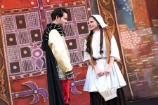 Как в Баку искали нужный размер хрустальной обуви для красивой девушки (ФОТО)