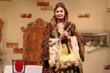 Как в Баку искали нужный размер хрустальной обуви для красивой девушки (ФОТО)