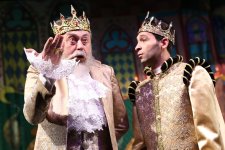 Как в Баку искали нужный размер хрустальной обуви для красивой девушки (ФОТО)