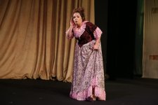 Как в Баку искали нужный размер хрустальной обуви для красивой девушки (ФОТО)