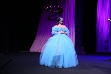 Как в Баку искали нужный размер хрустальной обуви для красивой девушки (ФОТО)