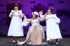 Как в Баку искали нужный размер хрустальной обуви для красивой девушки (ФОТО)