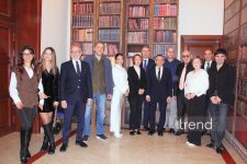 Азербайджанский русский драматический театр отметил 105-летие с классикой Шекспира (ФОТО)