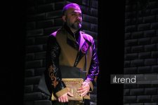 Азербайджанский русский драматический театр отметил 105-летие с классикой Шекспира (ФОТО)