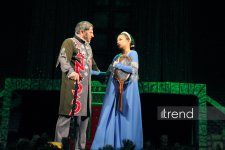 Азербайджанский русский драматический театр отметил 105-летие с классикой Шекспира (ФОТО)