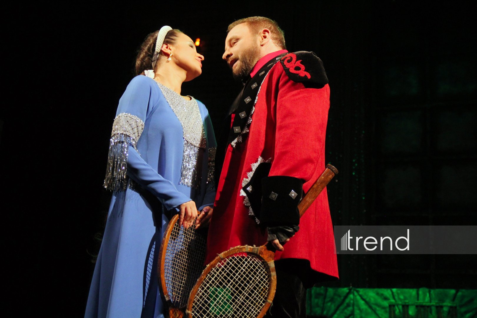 Азербайджанский русский драматический театр отметил 105-летие с классикой Шекспира (ФОТО)