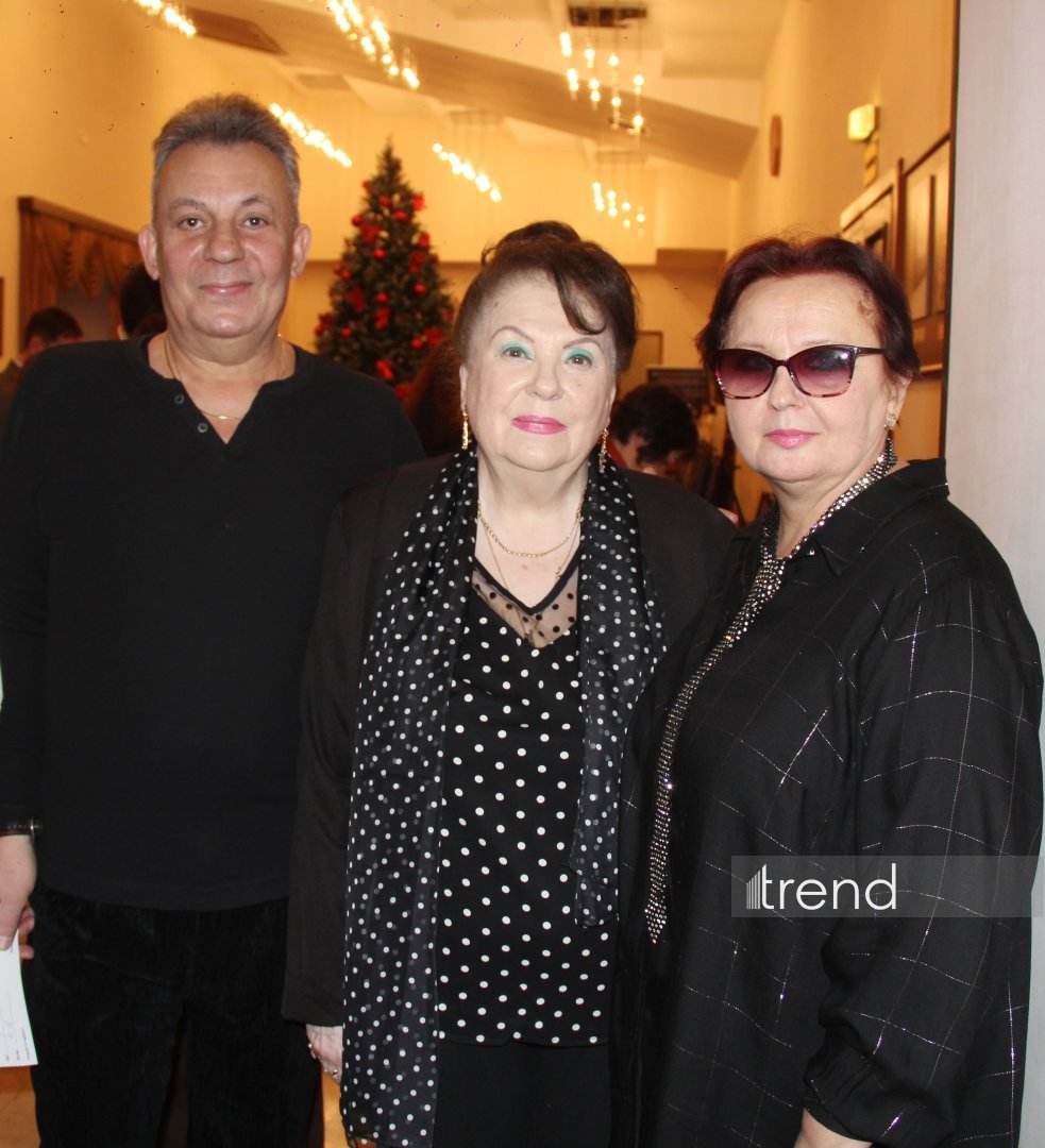 Азербайджанский русский драматический театр отметил 105-летие с классикой Шекспира (ФОТО)