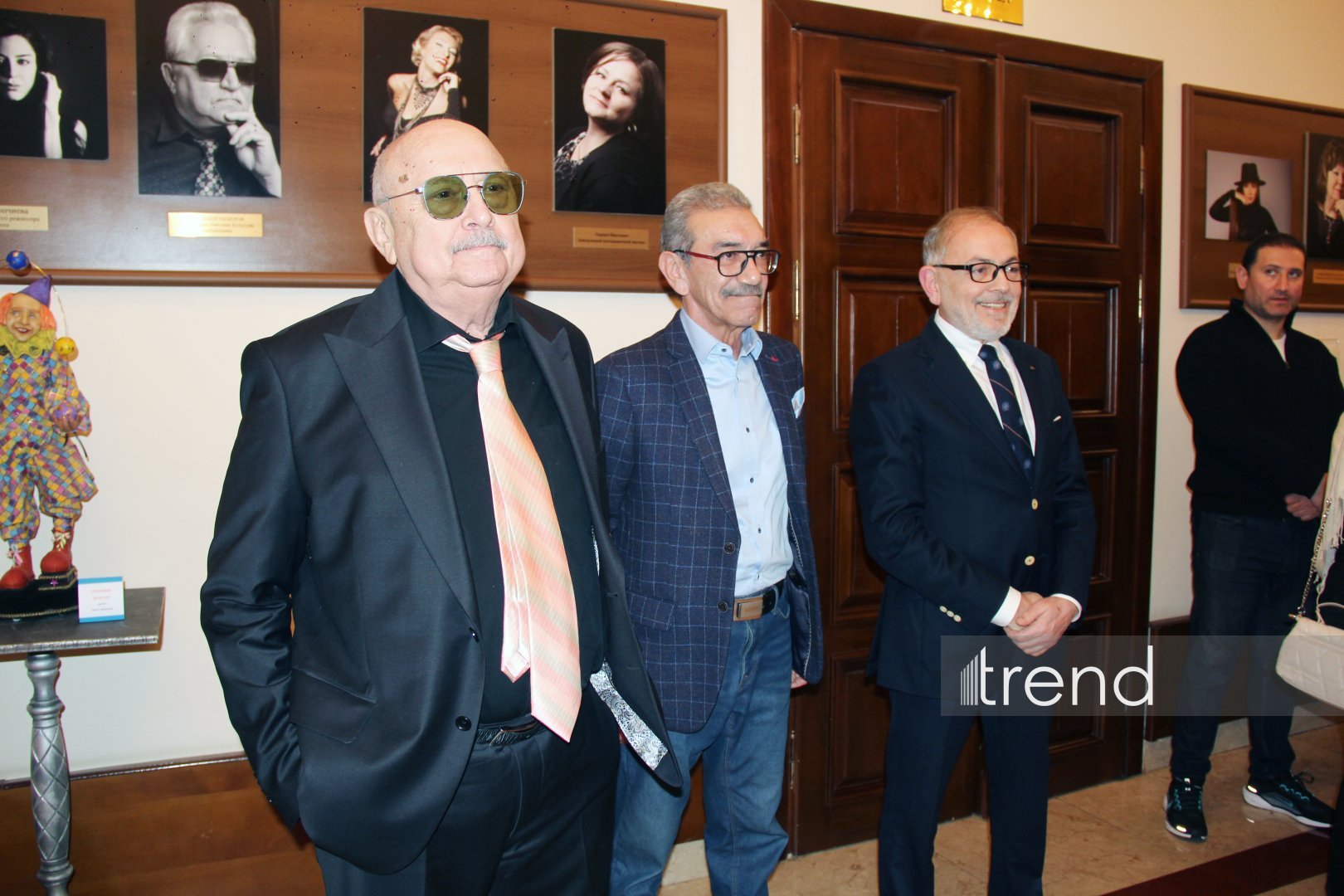 Азербайджанский русский драматический театр отметил 105-летие с классикой Шекспира (ФОТО)