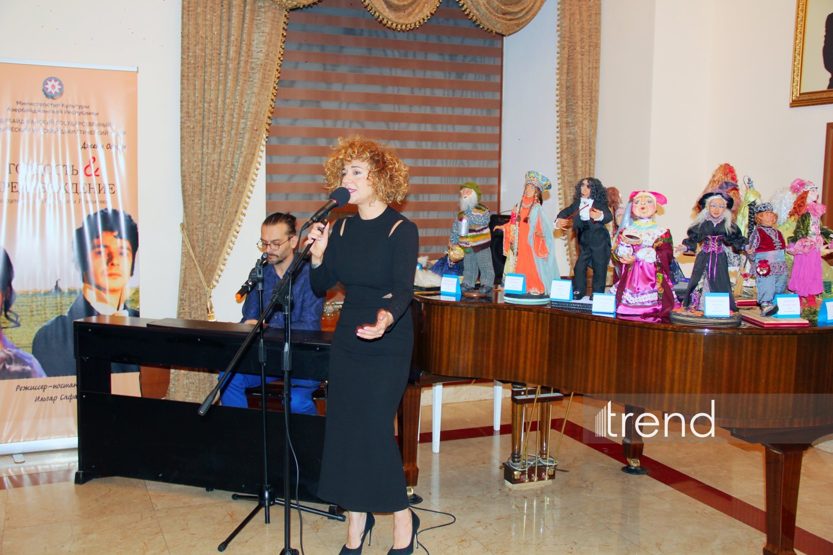 Азербайджанский русский драматический театр отметил 105-летие с классикой Шекспира (ФОТО)