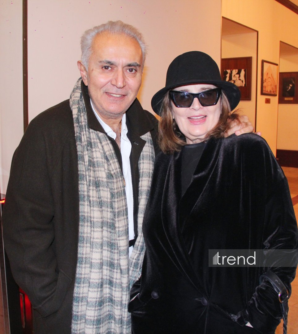 Азербайджанский русский драматический театр отметил 105-летие с классикой Шекспира (ФОТО)