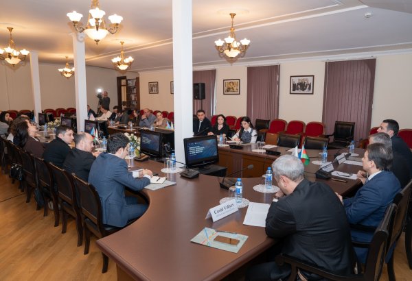 Центр анализа международных отношений и МИД Азербайджана провели тренинг для представителей медиа (ФОТО)