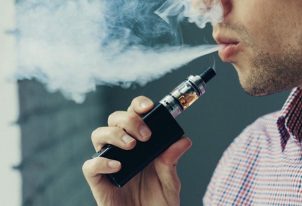 В Азербайджане будут штрафовать продавцов электронных сигарет