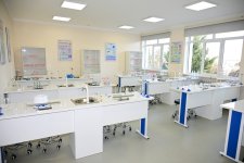 Президент Ильхам Алиев принял участие в открытии после капитального ремонта здания полной средней школы № 1 поселка Кяркиджахан