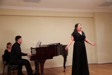 Классическое искусство в зимнем Баку (ФОТО)