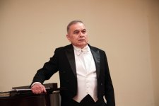 Классическое искусство в зимнем Баку (ФОТО)