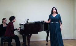 Классическое искусство в зимнем Баку (ФОТО)