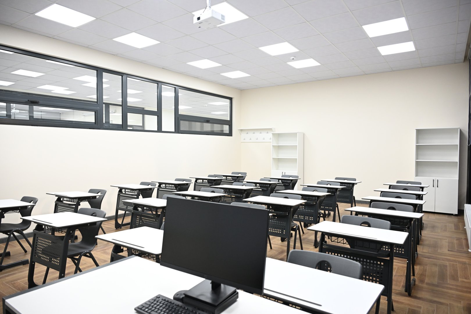 Президент Ильхам Алиев принял участие в открытии здания факультета бизнеса и экономики Карабахского университета