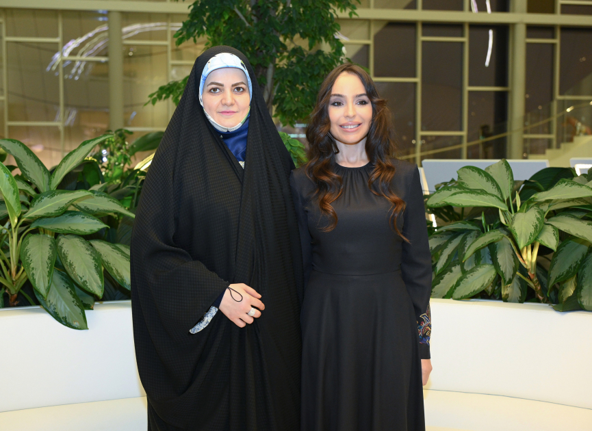 Вице-президент Фонда Гейдара Алиева Лейла Алиева и дочь Президента Ирана Захра Пезешкиан посетили выставку «Мои моря, мои океаны» (ФОТО)