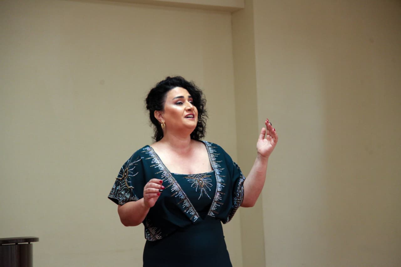 Классическое искусство в зимнем Баку (ФОТО)