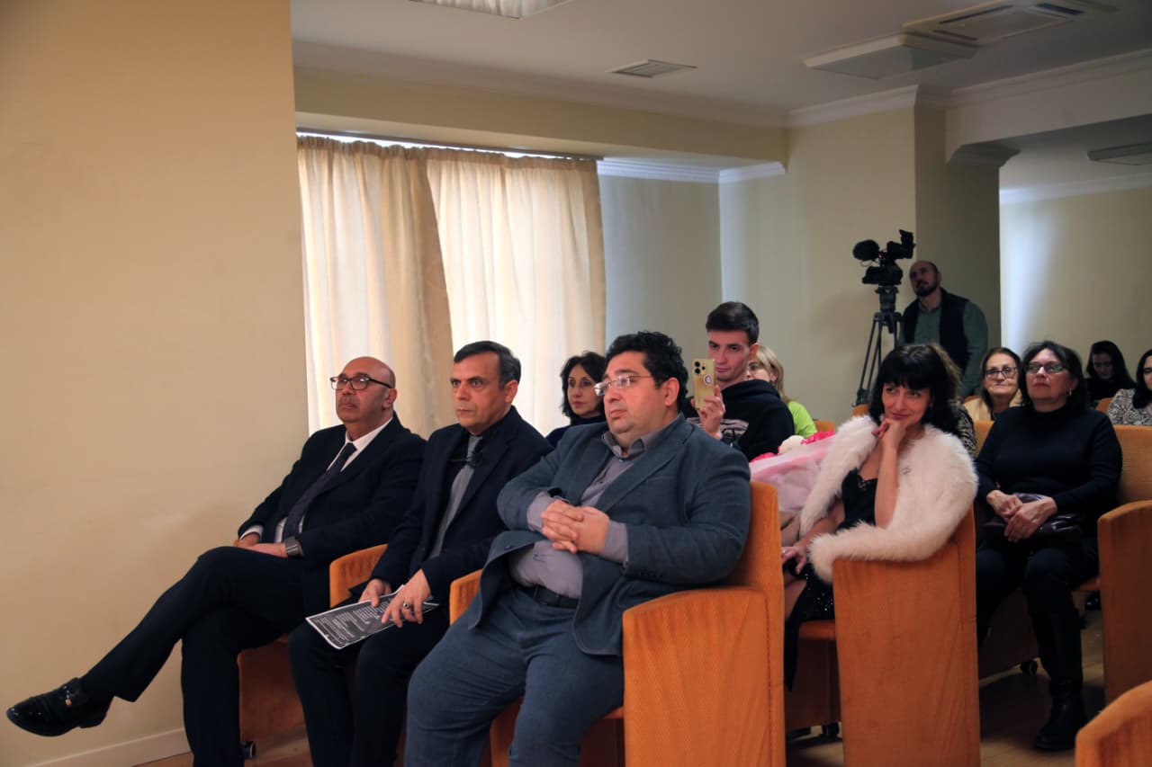 Классическое искусство в зимнем Баку (ФОТО)